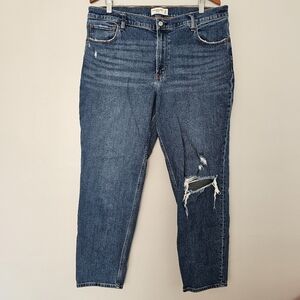 Abercrombie & Fitch the mom high rise jeans blue distressed size 33 /16 long
